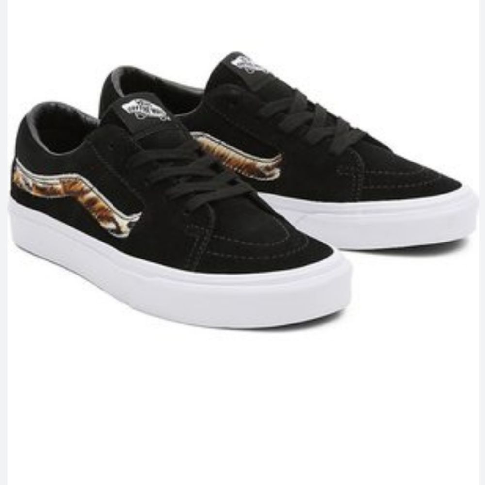 Vans Soft Suede SK8 Low Shoes - Picture 3 of 12